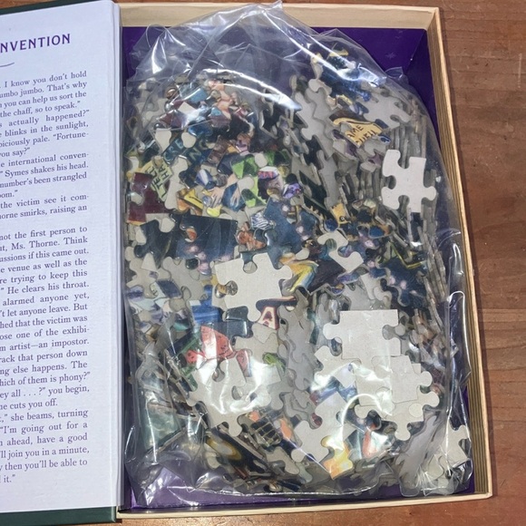 Puzzle: mystery solve the case 500 piece Clairvoyant convention Chronicle Books - Picture 9 of 16